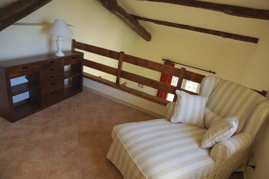 Casale Di Tormaggiore Villa And Country Suites Pomezia Exterior photo